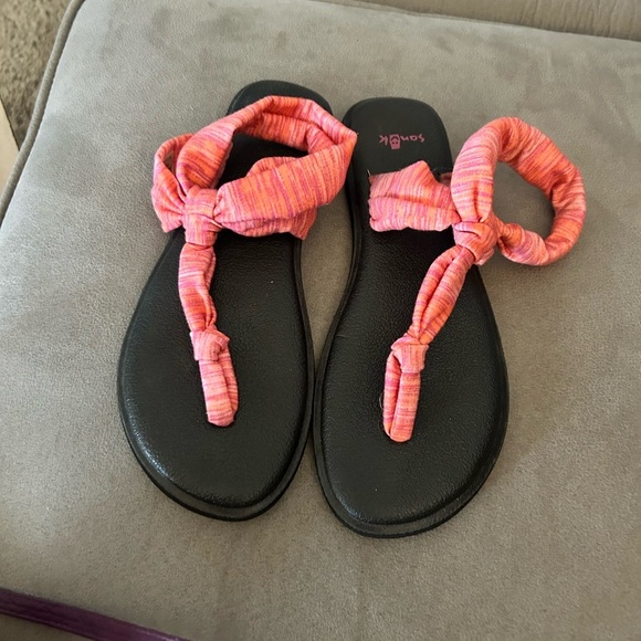 $9 clearance Sanuk Yoga Mat Sling Ella Flip Flop Thong Sandal 6 Orange PInk S1 - Picture 1 of 4